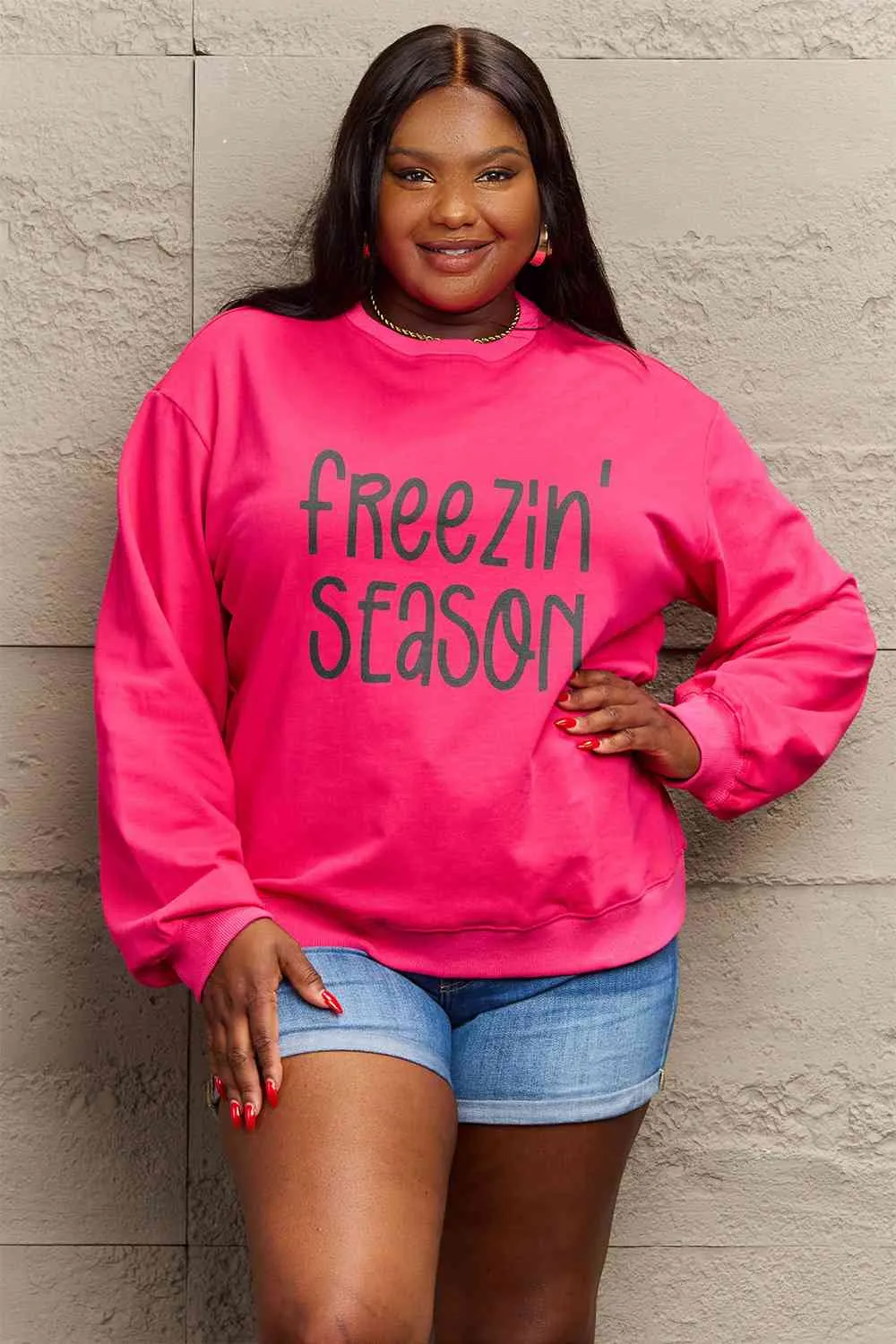 FREEZIN' SEASON Graphic Sweatshirt