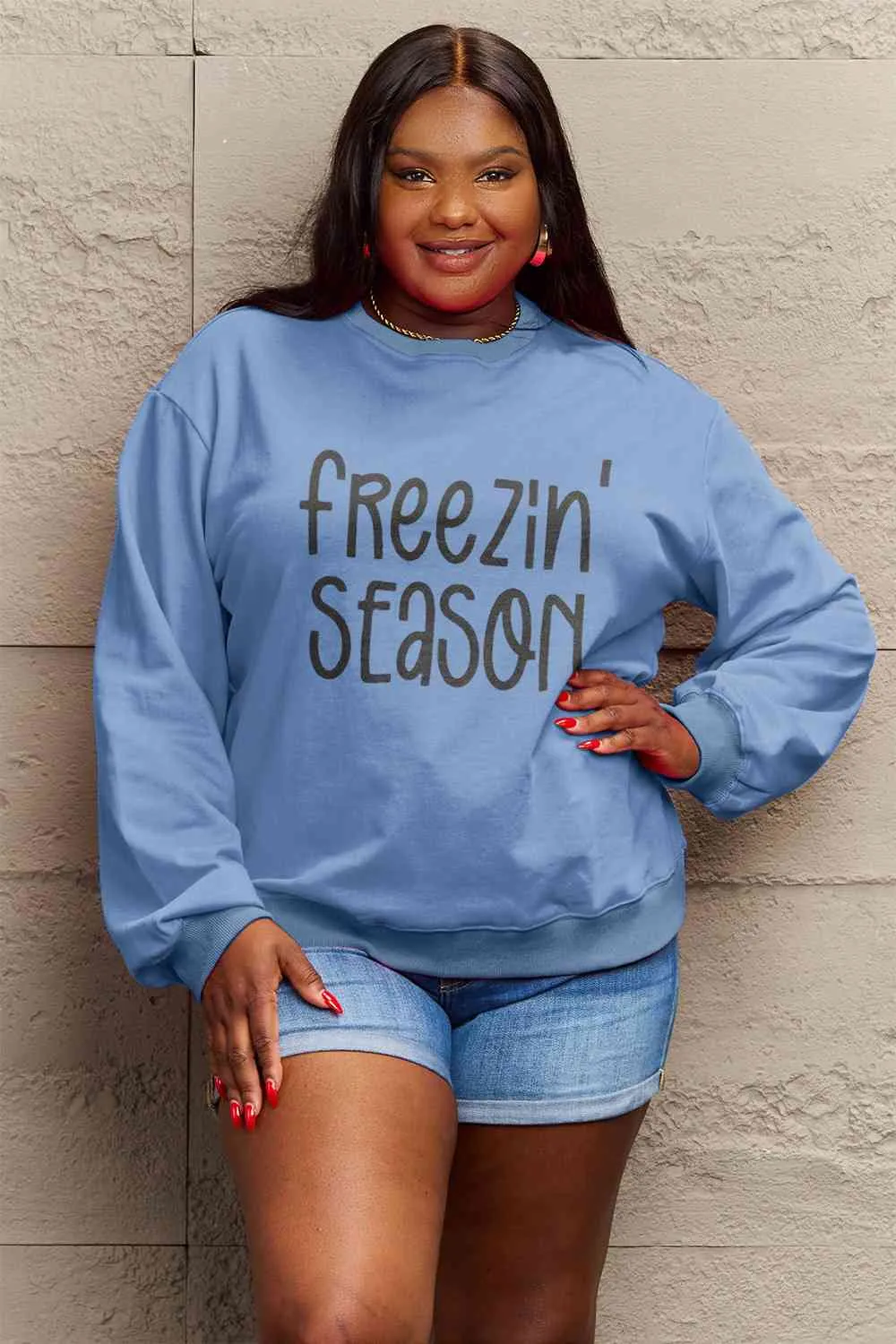 FREEZIN' SEASON Graphic Sweatshirt