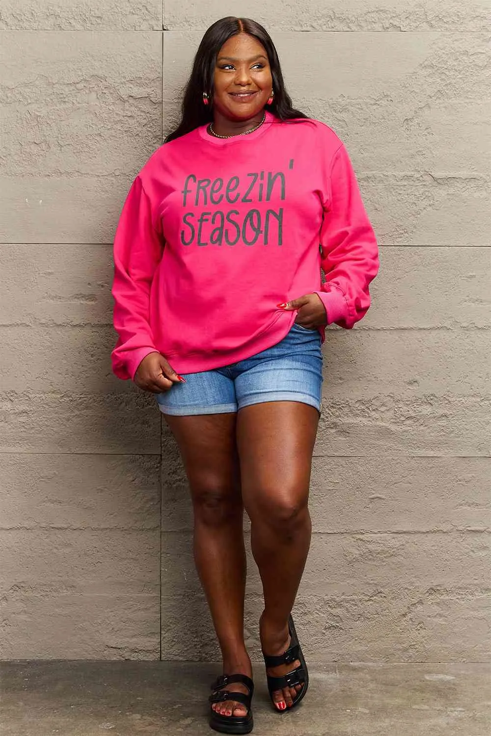 FREEZIN' SEASON Graphic Sweatshirt