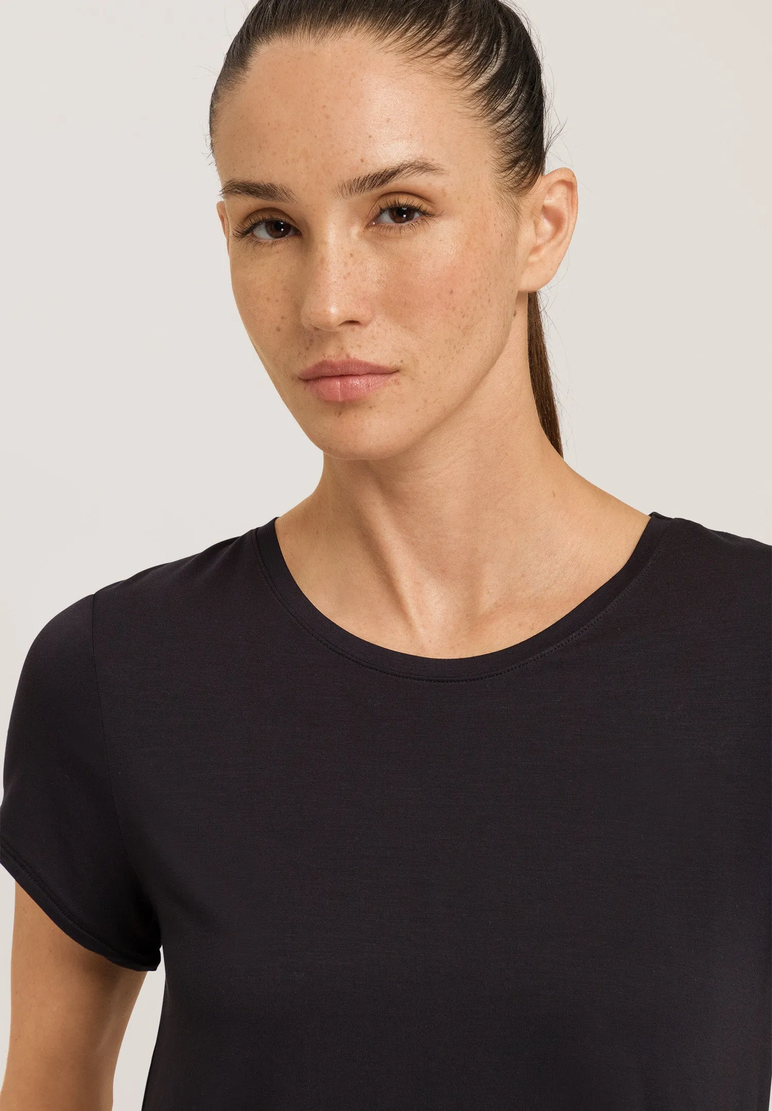 Yoga Flowy Round Neck Top | Black Beauty 78795-2199